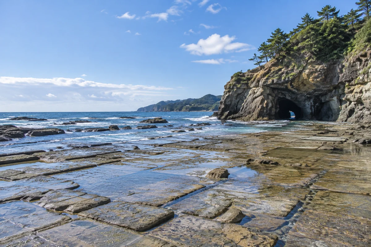 石見畳ヶ浦をテーマにしたAI生成イメージ
